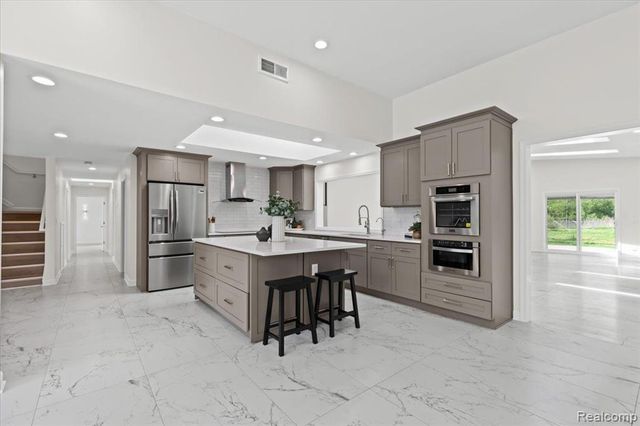 49712 Geddes Road, Canton, MI 48188