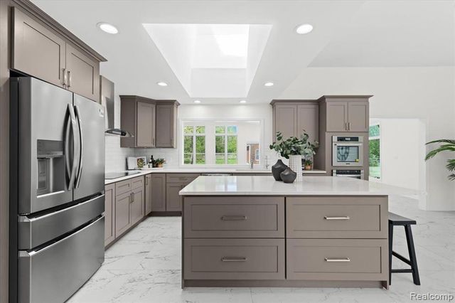 49712 Geddes Road, Canton, MI 48188