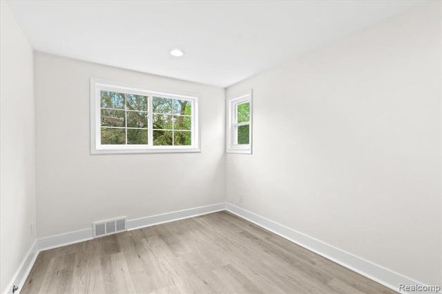 49712 Geddes Road, Canton, MI 48188