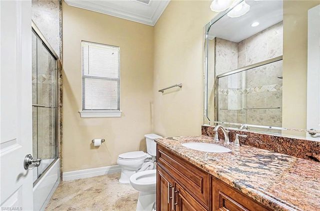 672 Fairway TER, Naples, FL 34103