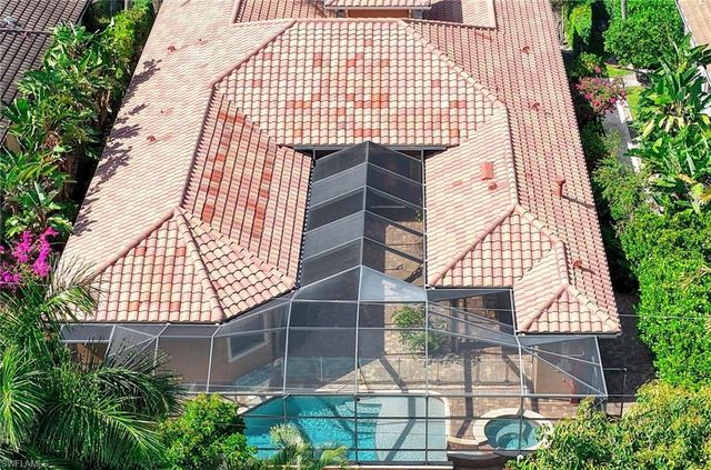 672 Fairway TER, Naples, FL 34103