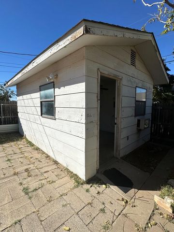 1721 Petroleum Dr, Odessa, TX 79762