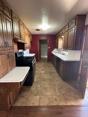 1721 Petroleum Dr, Odessa, TX 79762