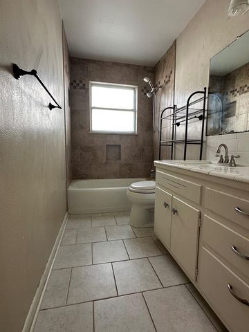 1721 Petroleum Dr, Odessa, TX 79762