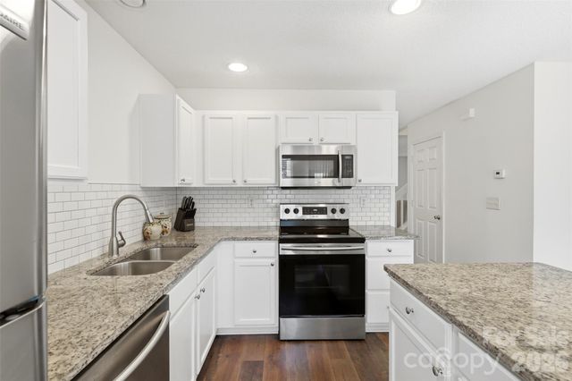 6720 Cypress Tree Lane, Charlotte, NC 28215