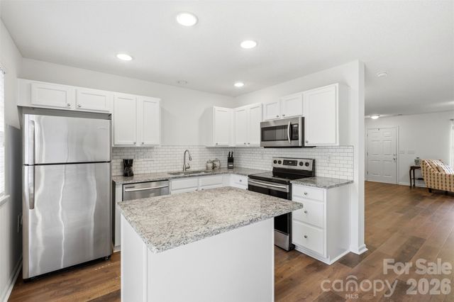 6720 Cypress Tree Lane, Charlotte, NC 28215