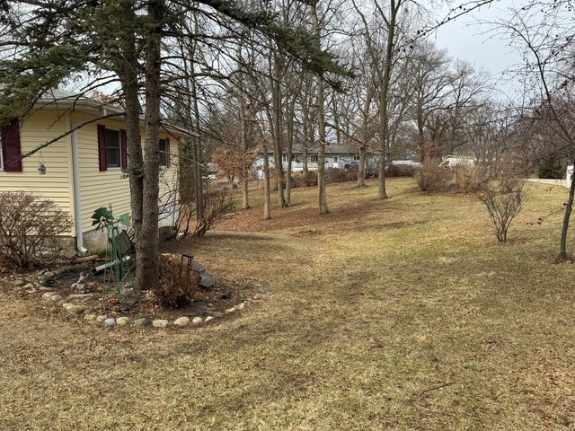 153 DEER PARK Drive, Geneseo, IL 61254