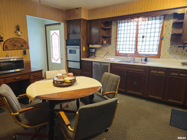 153 DEER PARK Drive, Geneseo, IL 61254