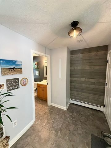 48 Vincent Cir, Worcester, MA 01604
