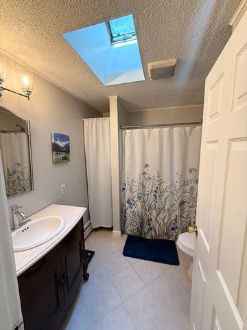 48 Vincent Cir, Worcester, MA 01604