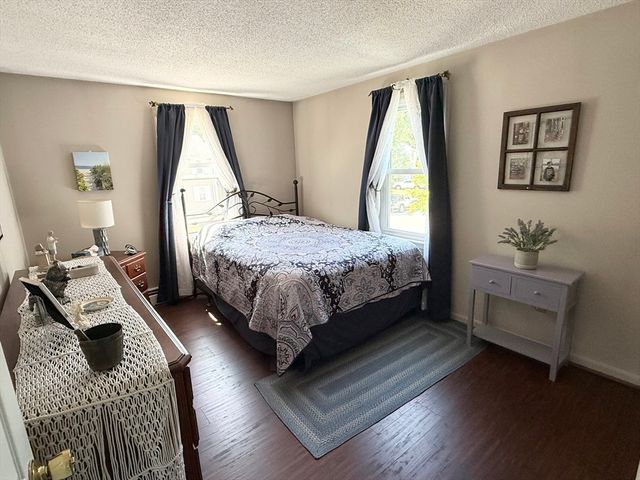 48 Vincent Cir, Worcester, MA 01604