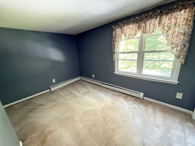48 Vincent Cir, Worcester, MA 01604