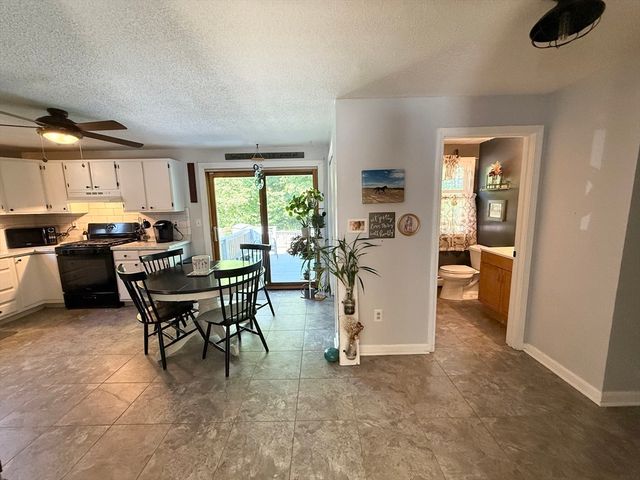 48 Vincent Cir, Worcester, MA 01604