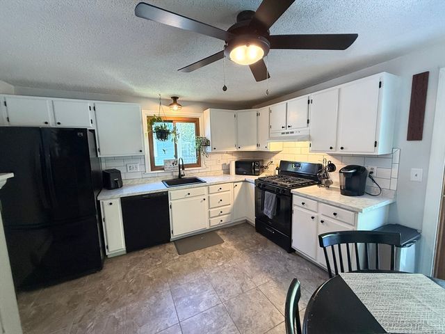 48 Vincent Cir, Worcester, MA 01604