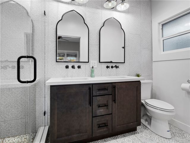 2330 W 29th Place, Los Angeles, CA 90018