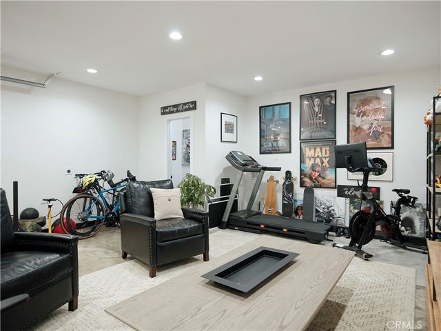 2330 W 29th Place, Los Angeles, CA 90018