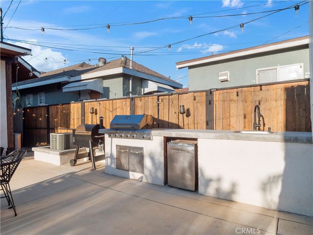 2330 W 29th Place, Los Angeles, CA 90018