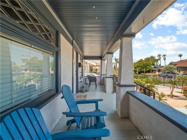 2330 W 29th Place, Los Angeles, CA 90018