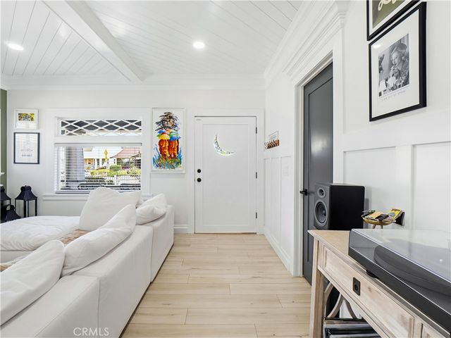 2330 W 29th Place, Los Angeles, CA 90018