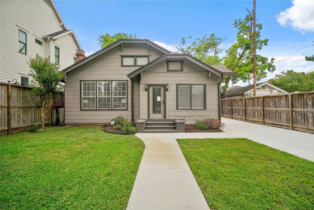 741 E 9th Street, Houston, TX 77007