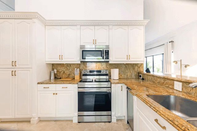 9823 NW Sun Pointe Drive NW 1, Boynton Beach, FL 33437
