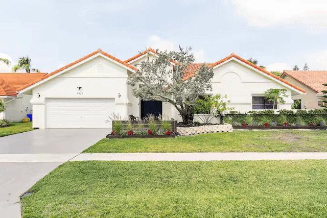 9823 NW Sun Pointe Drive NW 1, Boynton Beach, FL 33437