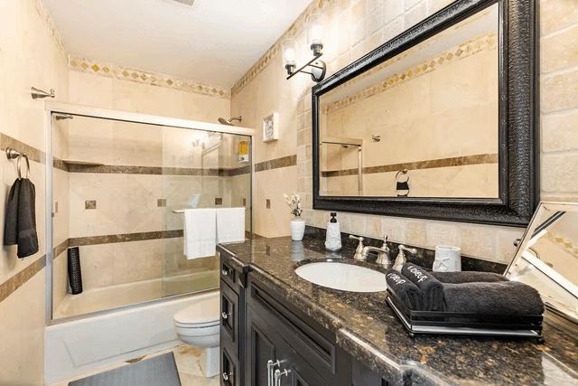 9823 NW Sun Pointe Drive NW 1, Boynton Beach, FL 33437