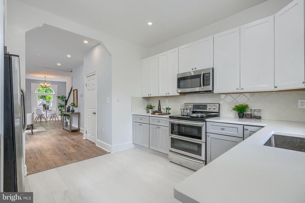 Image 10 of property listing at 427 E 27TH ST, Baltimore, MD 21218
