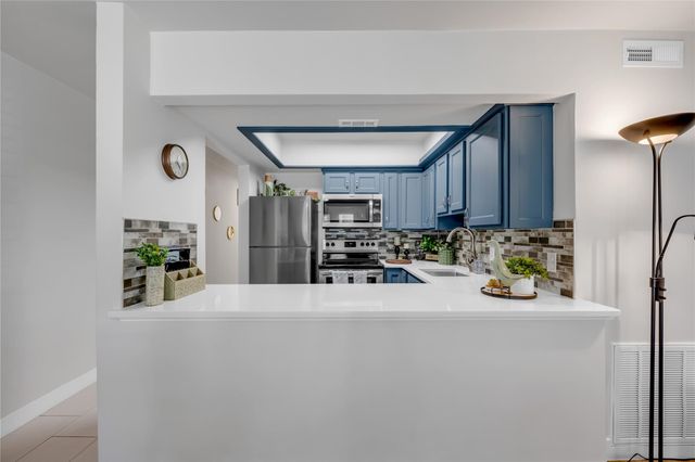200 Free Rein 5, Horseshoe Bay, TX 78657