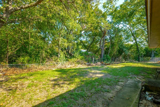 612 Henderson Circle, Garland, TX 75040