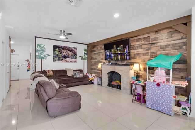 24900 SW 107th Ct, Homestead, FL 33032