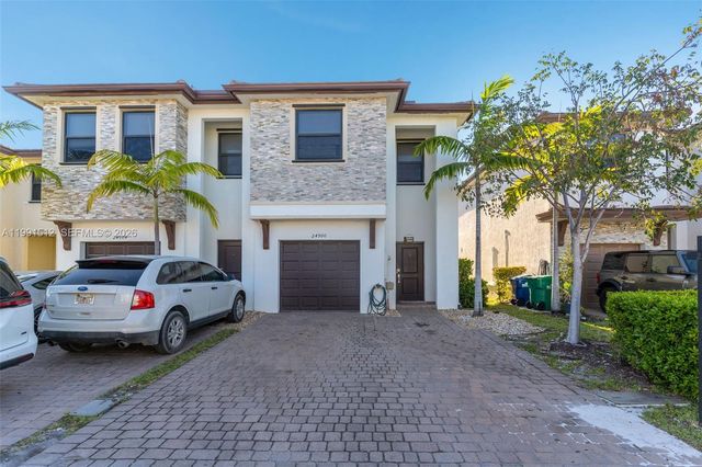 24900 SW 107th Ct, Homestead, FL 33032