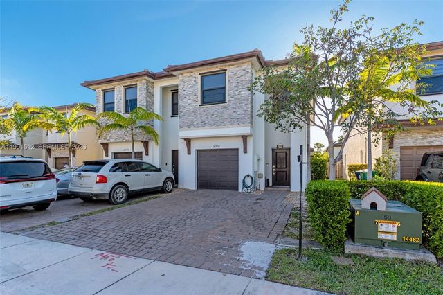 24900 SW 107th Ct, Homestead, FL 33032