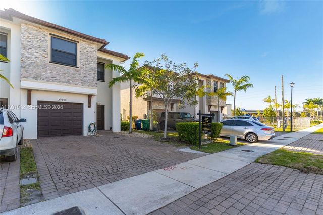 24900 SW 107th Ct, Homestead, FL 33032