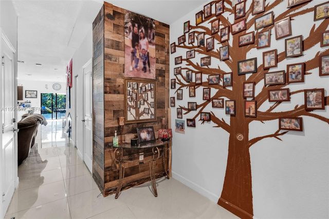 24900 SW 107th Ct, Homestead, FL 33032