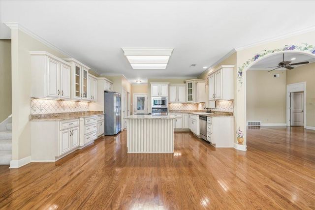 275 SHADY OAKS DR, Eads, TN 38028