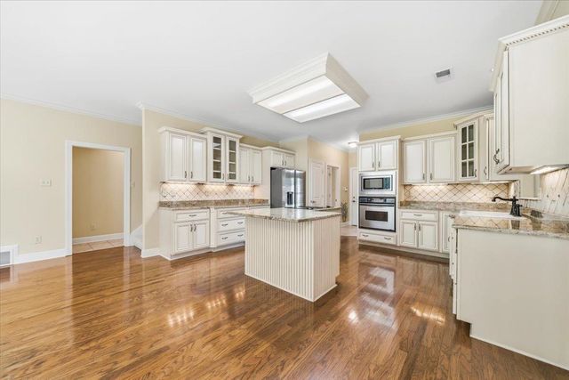 275 SHADY OAKS DR, Eads, TN 38028