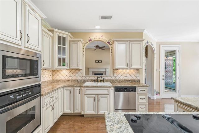 275 SHADY OAKS DR, Eads, TN 38028