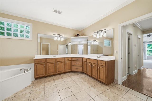 275 SHADY OAKS DR, Eads, TN 38028