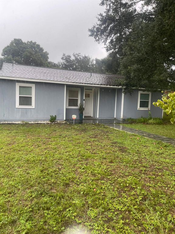 2928 Del Rio Dr, St Augustine, FL 32084