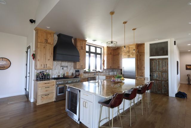 22 Doc Bar Dr, Cody, WY 82414