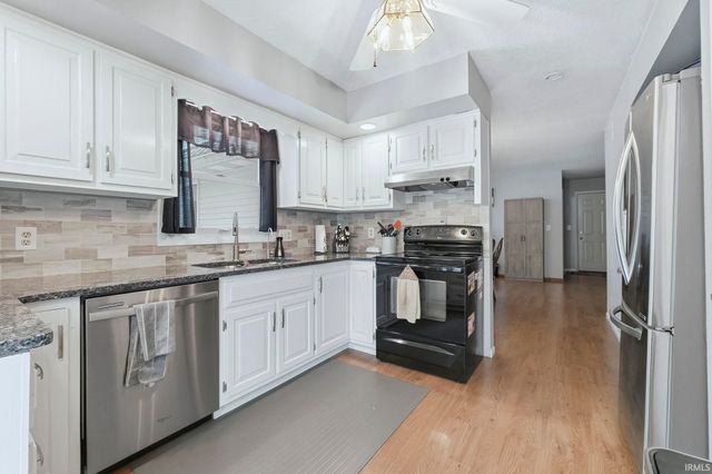 1588 Country Homes Drive, Ligonier, IN 46767