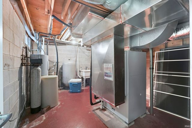 1588 Country Homes Drive, Ligonier, IN 46767