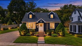 38 1/2 Abington Ave, Peabody, MA 01960