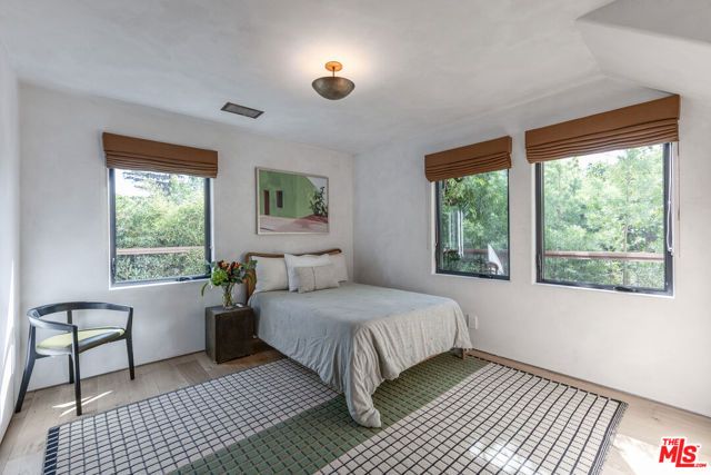 3066 St George Street, Los Angeles, CA 90027