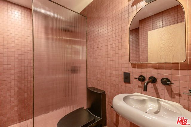 3066 St George Street, Los Angeles, CA 90027