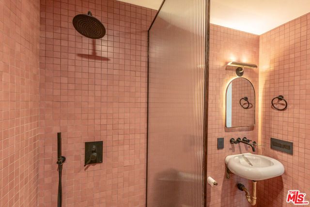 3066 St George Street, Los Angeles, CA 90027