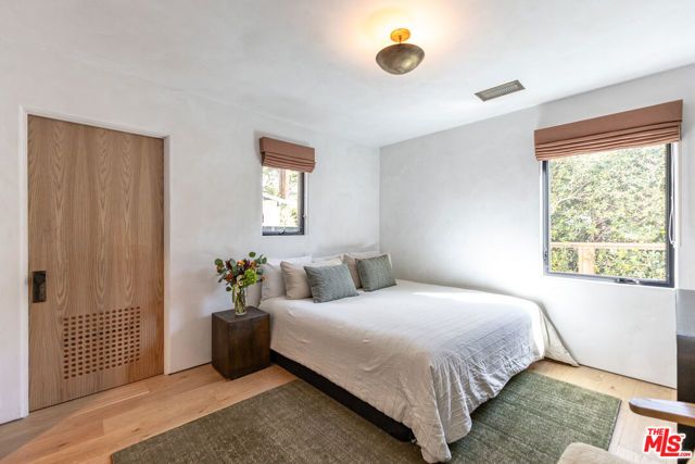3066 St George Street, Los Angeles, CA 90027