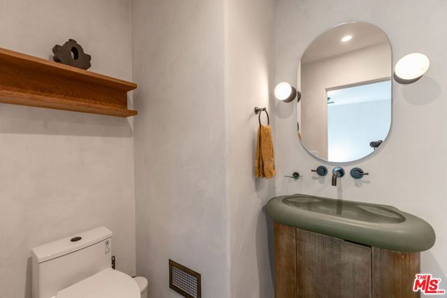 3066 St George Street, Los Angeles, CA 90027