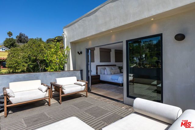3066 St George Street, Los Angeles, CA 90027